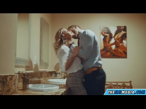 ❤️ 當一個豐滿的金發女郎在公共廁所引誘你時 ❤️ 色情 在 zh-tw.qizpornolar.ru